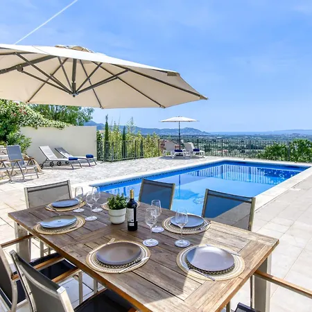 Golden By Interhome